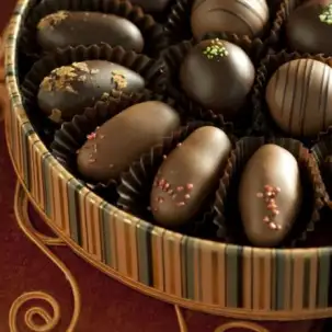 Bateel Chocolate-Covered Dates (Snack Pack)